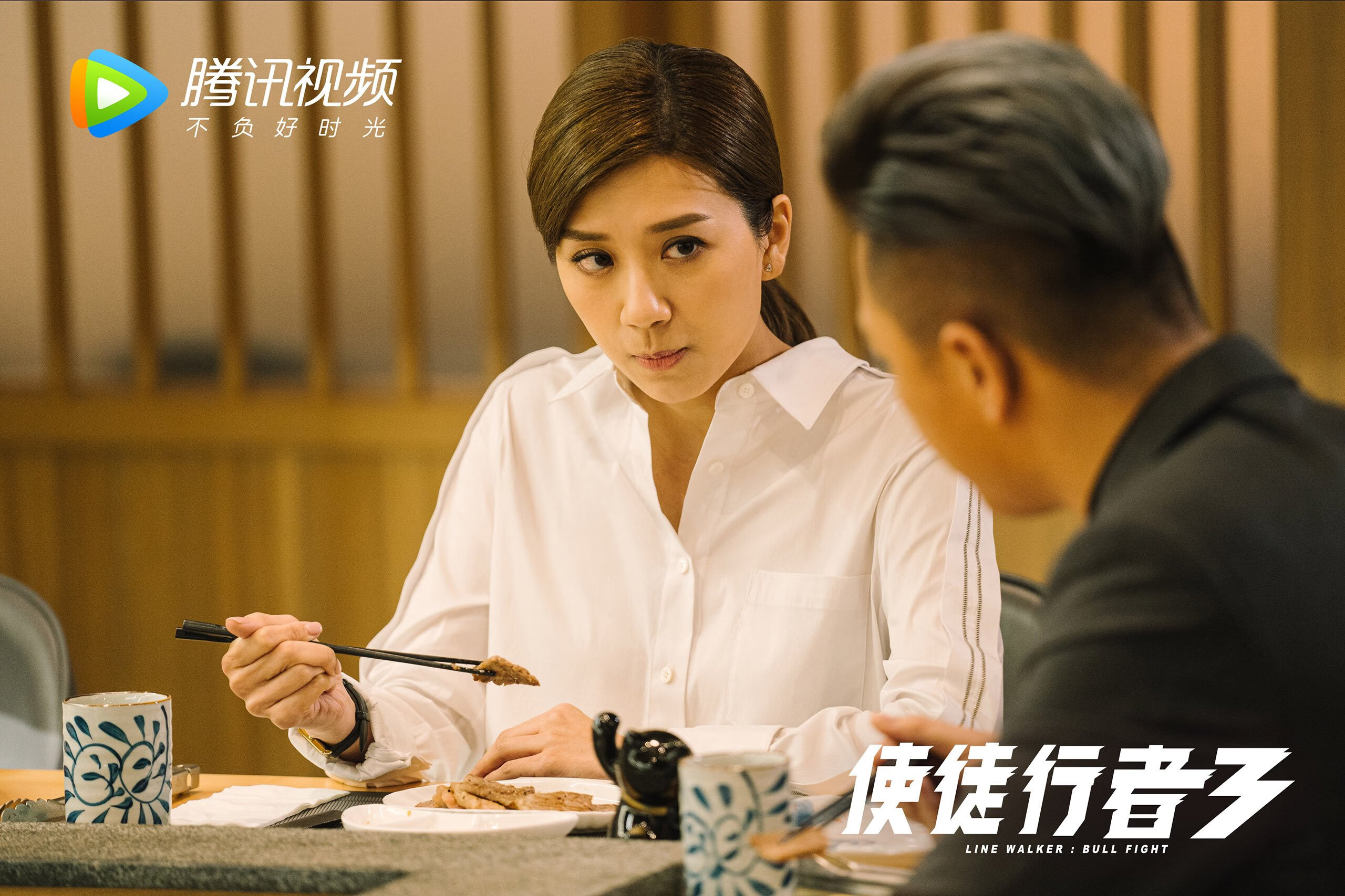 如何分辨天然蜂蜜的好坏(如何分辨天然蜂蜜的好坏呢)